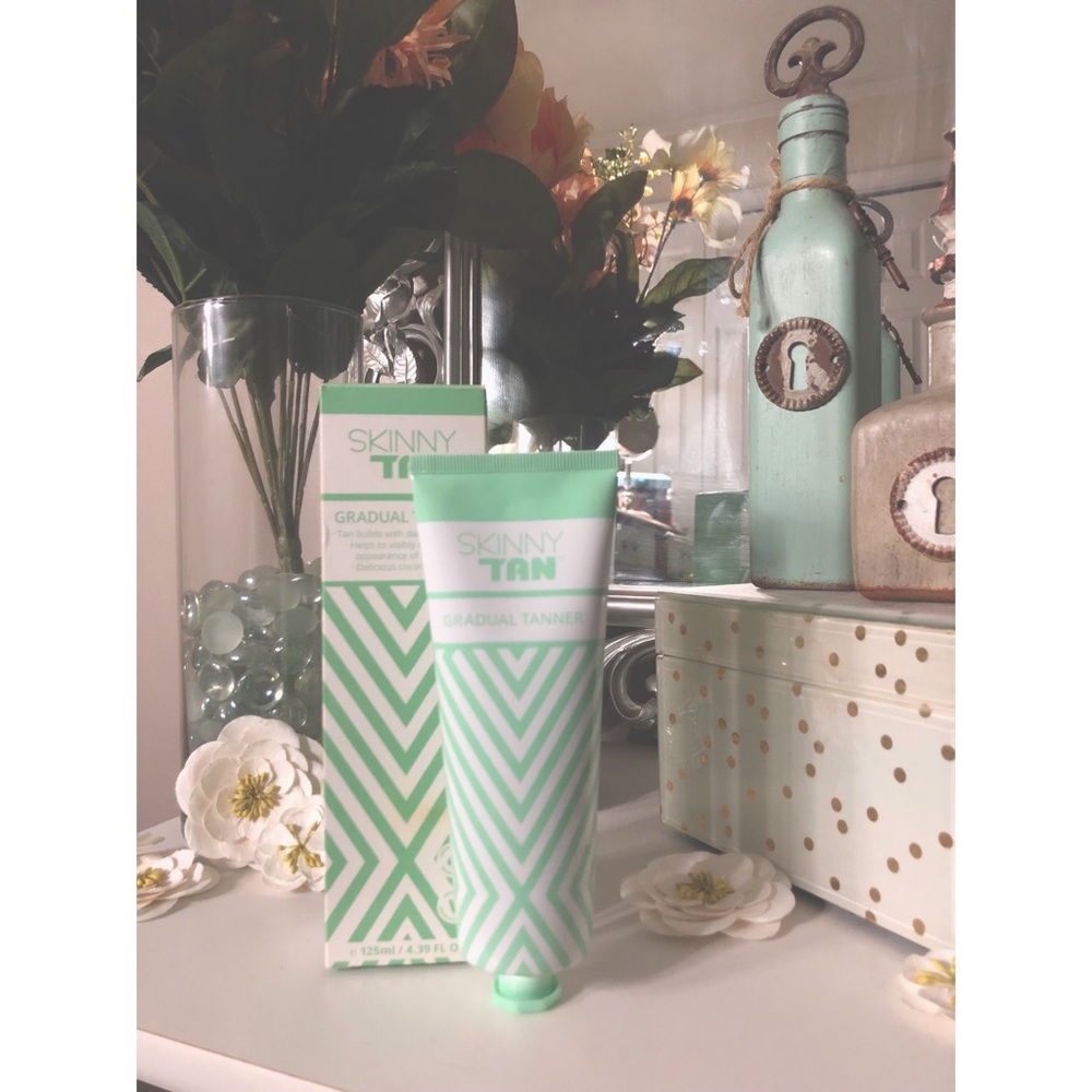 SKINNYTAN gradual tanner